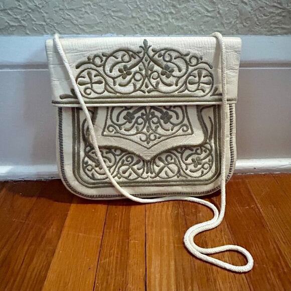 Vintage Beige Moroccan Handmade Berber Purse. Vintage Leather Embroidered Bag - Picture 9 of 16